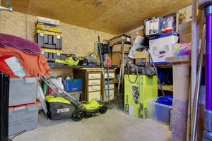 Outbuildings/Workshops- click for photo gallery